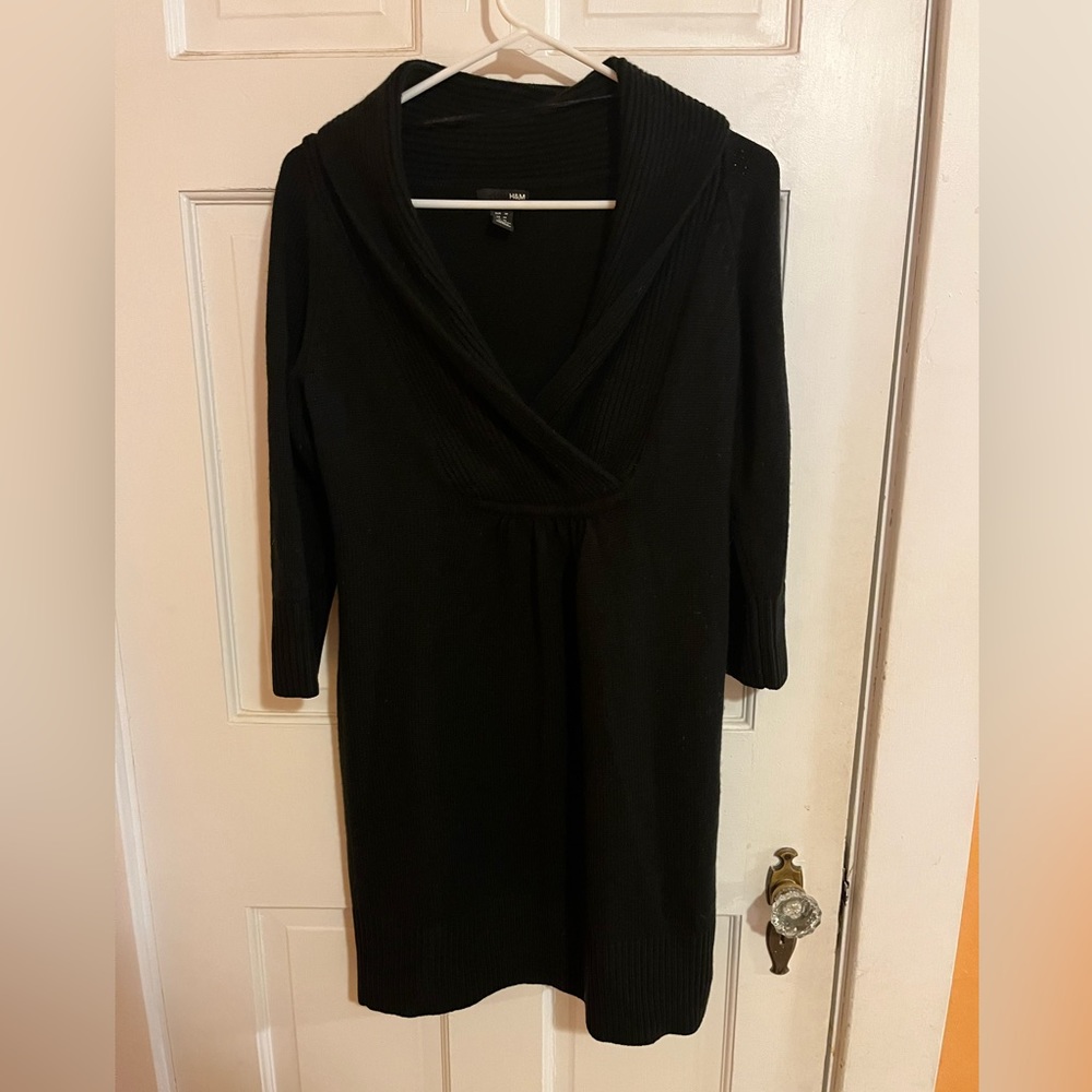 H&M medium sweater dress, black